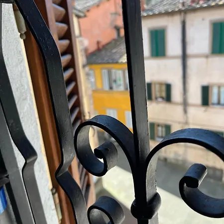 Апартаменти La Campanina-nel Cuore Di E Della Contrada