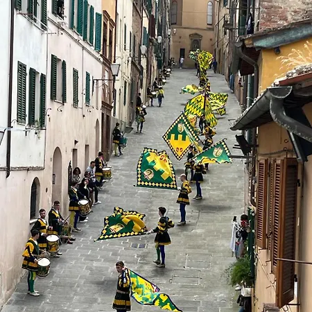 La Campanina-nel Cuore Di E Della Contrada