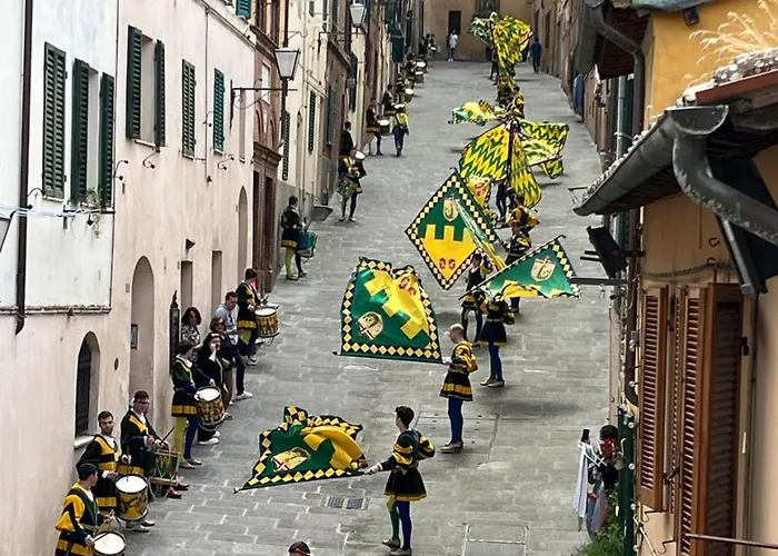 La Campanina-nel Cuore Di E Della Contrada